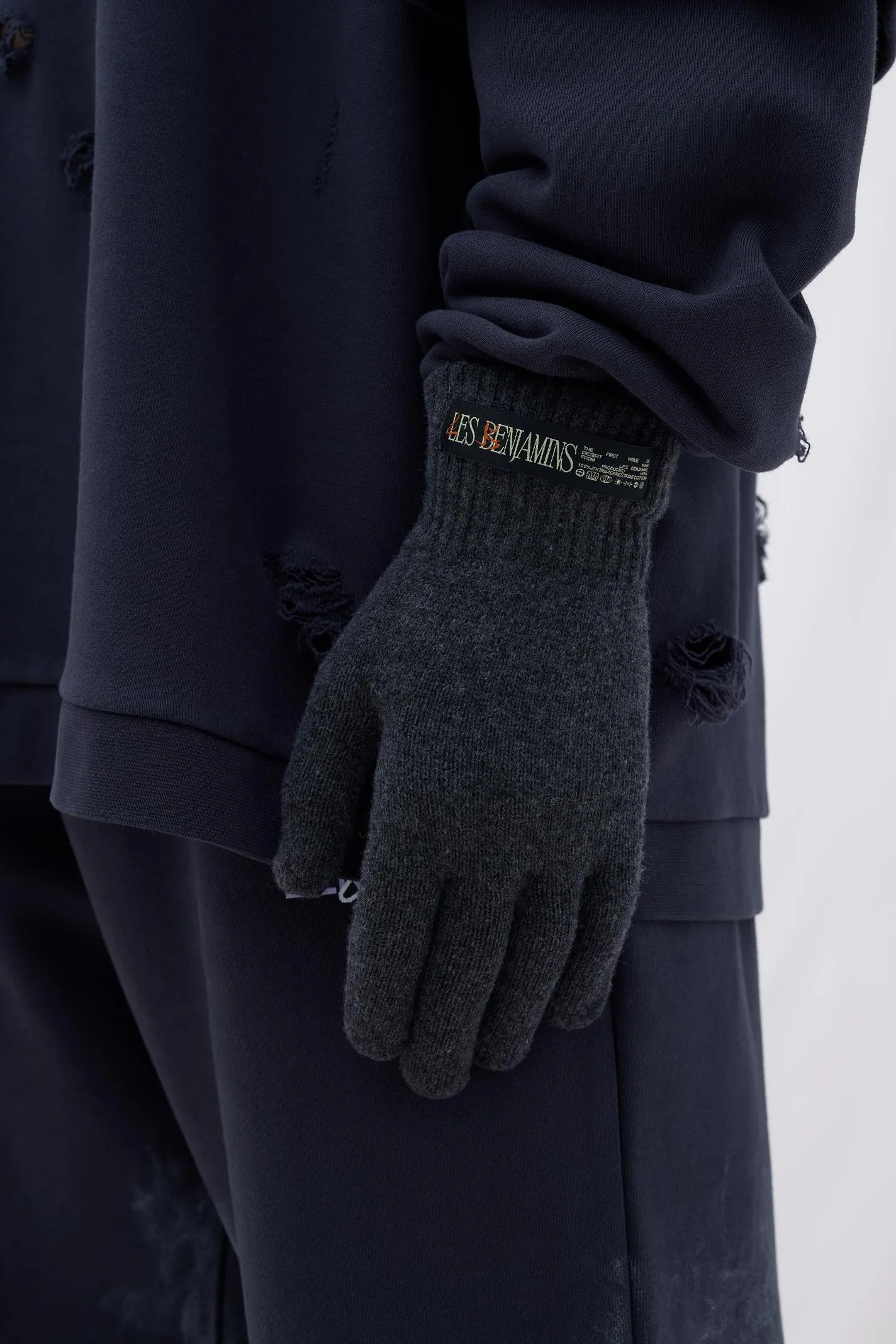 GLOVE 002